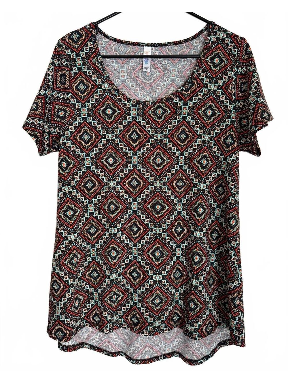 LuLaRoe NEW Classic Tee Women's Shirt Size Medium High Low Retro Geometric Top